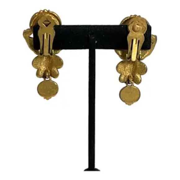 Vintage Elizabeth Taylor Clip On Earrings - Gilded Age Cherub - Picture 3 of 10